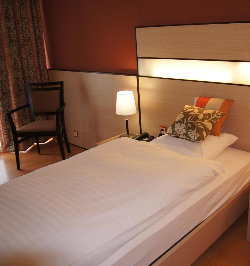 Hotel Lacotel Avenches Extérieur photo